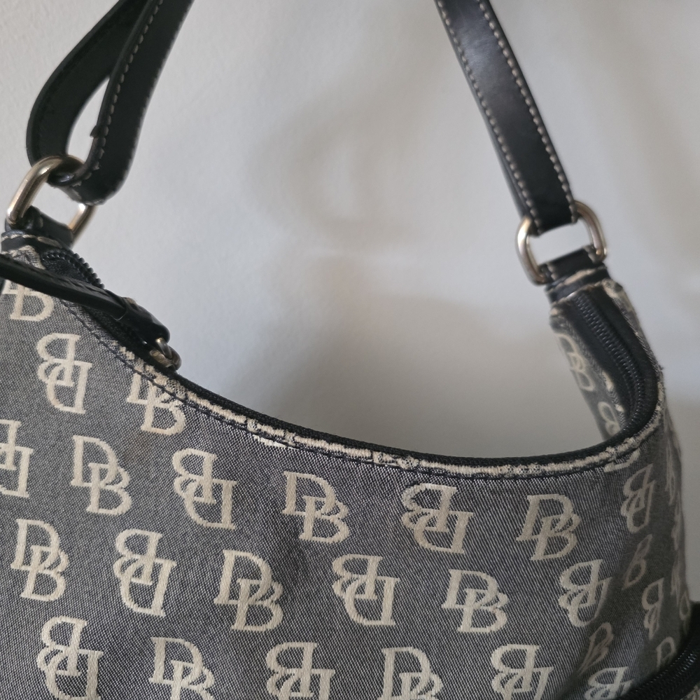 Y2k Dooney And Bourke Shoulder Bag Monogram Print Gray Cream Black Preppy Chic - Picture 2 of 11